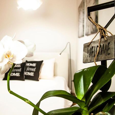 Suite Home Al Centro Di Sassari Zewnętrze zdjęcie