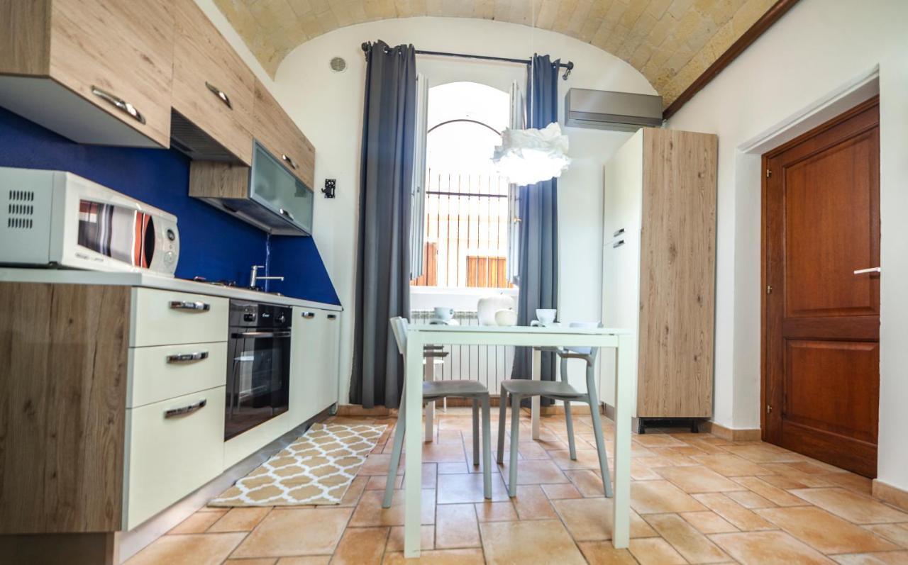 Suite Home Al Centro Di Sassari Zewnętrze zdjęcie
