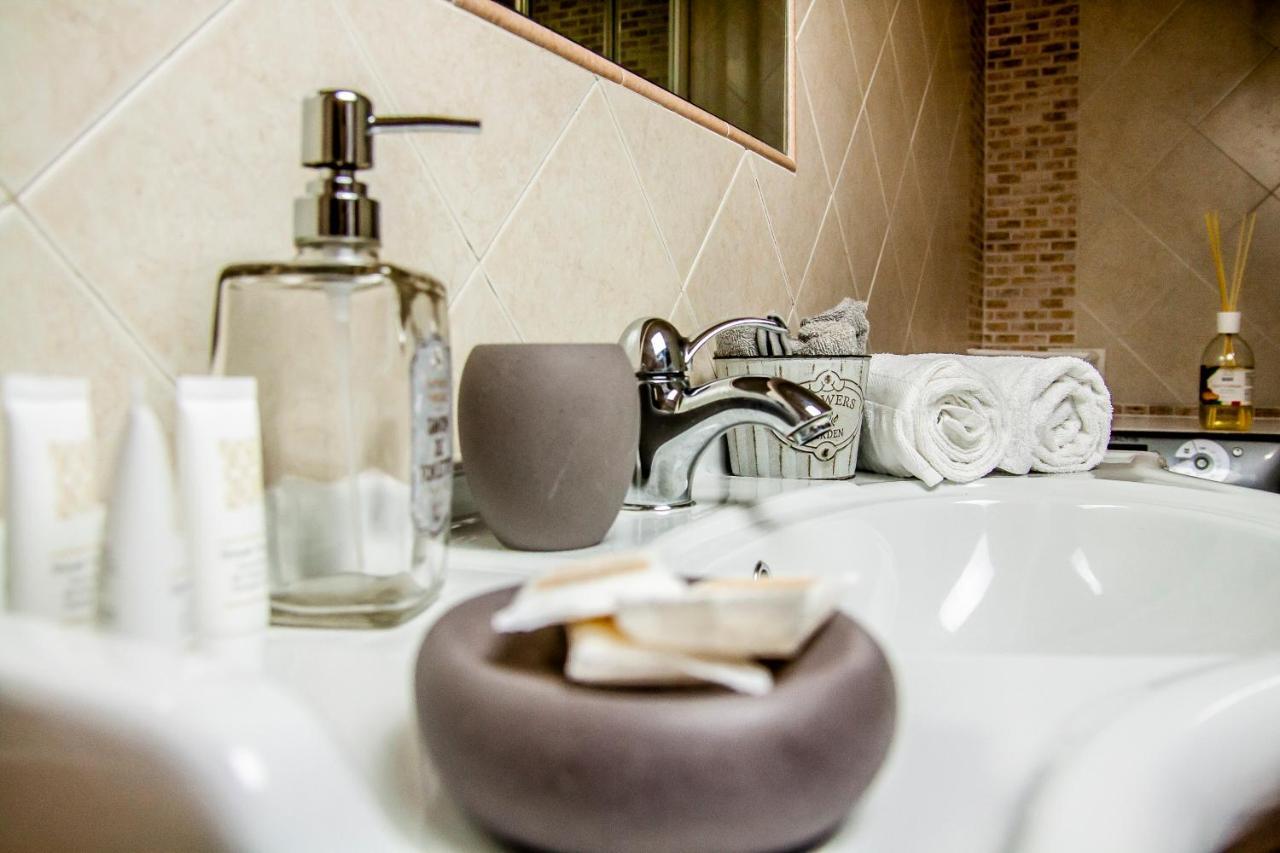 Suite Home Al Centro Di Sassari Zewnętrze zdjęcie