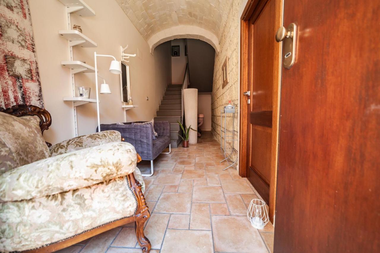 Suite Home Al Centro Di Sassari Zewnętrze zdjęcie